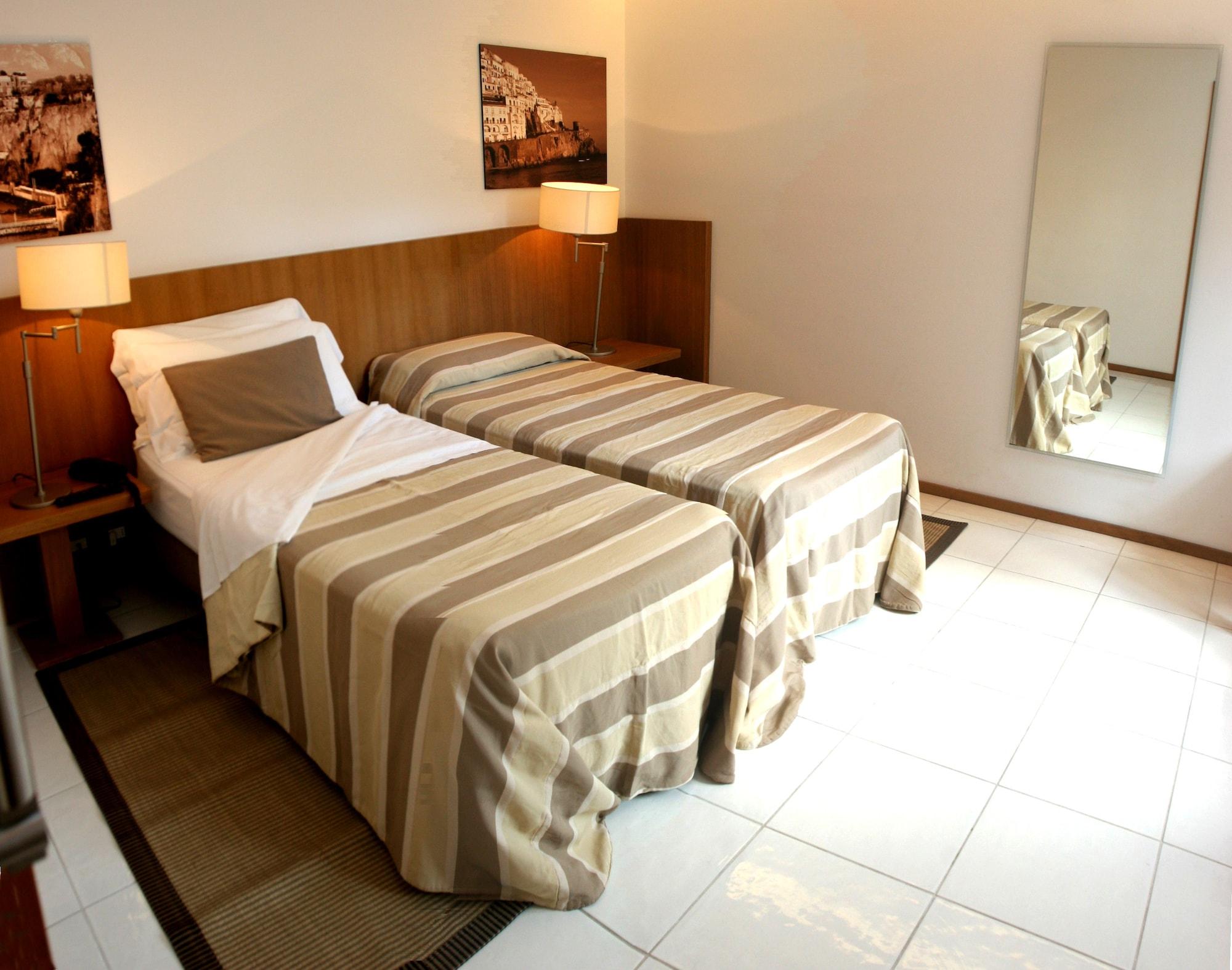 Rota Suites Sorrent Exterior foto