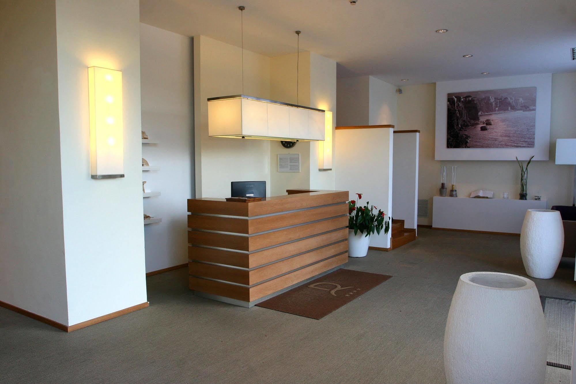 Rota Suites Sorrent Exterior foto