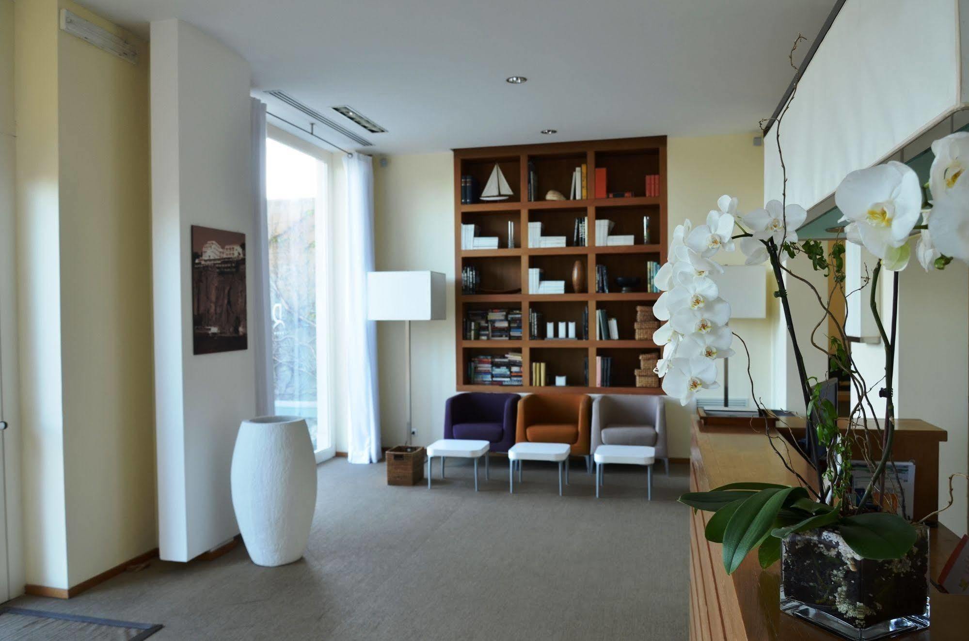 Rota Suites Sorrent Exterior foto