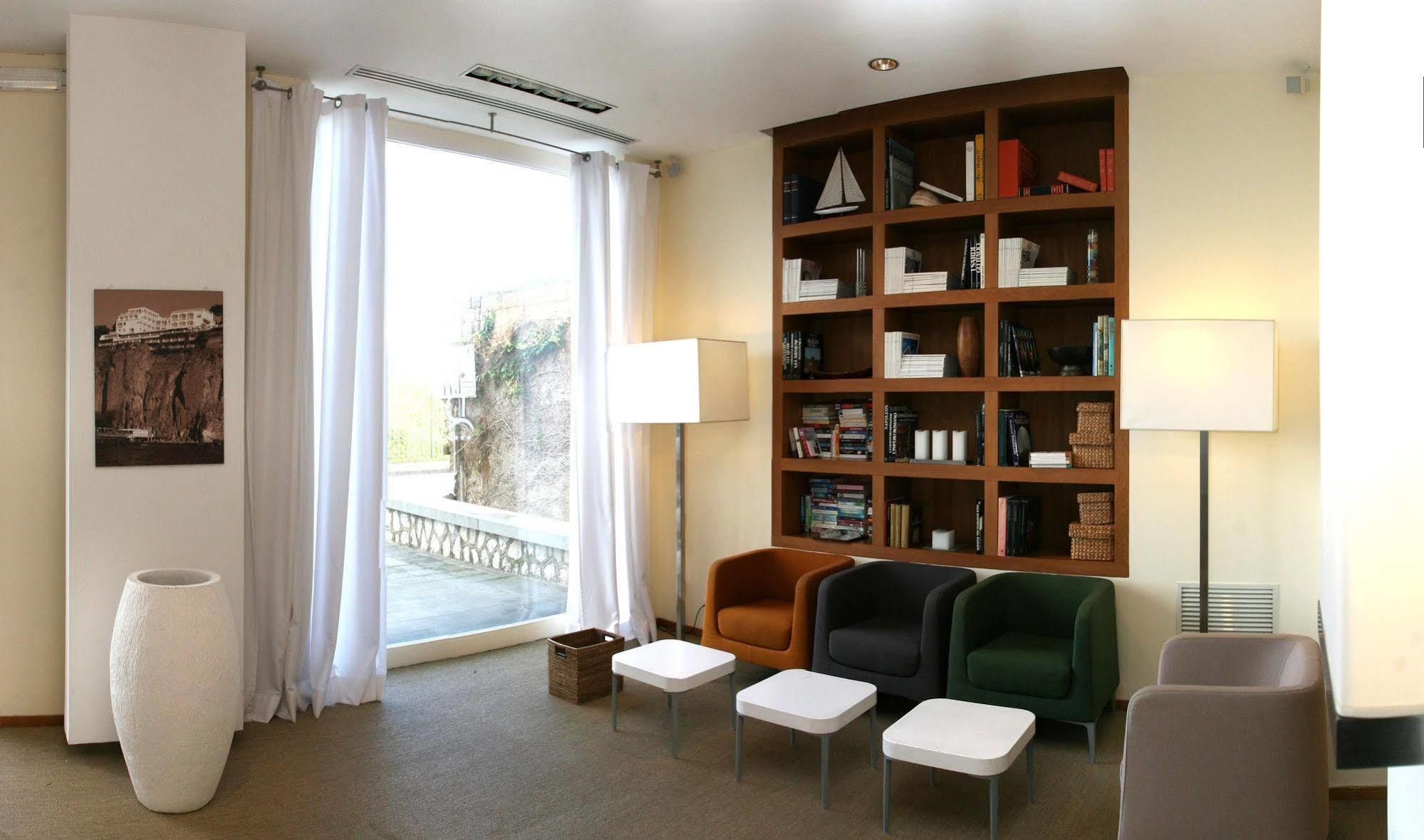 Rota Suites Sorrent Exterior foto
